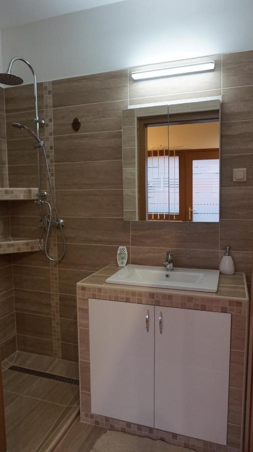 Chloe Apartman Szigetvar Bagian luar foto